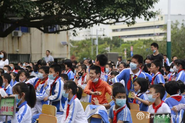 进校园2改.jpg