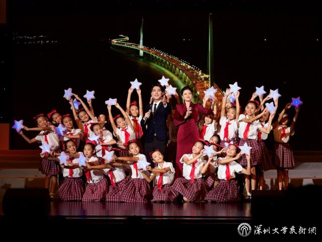 《灯火里的中国》 田地词   舒楠曲 演唱：王哲  都珊珊.JPG