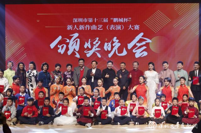 2大合影.jpg