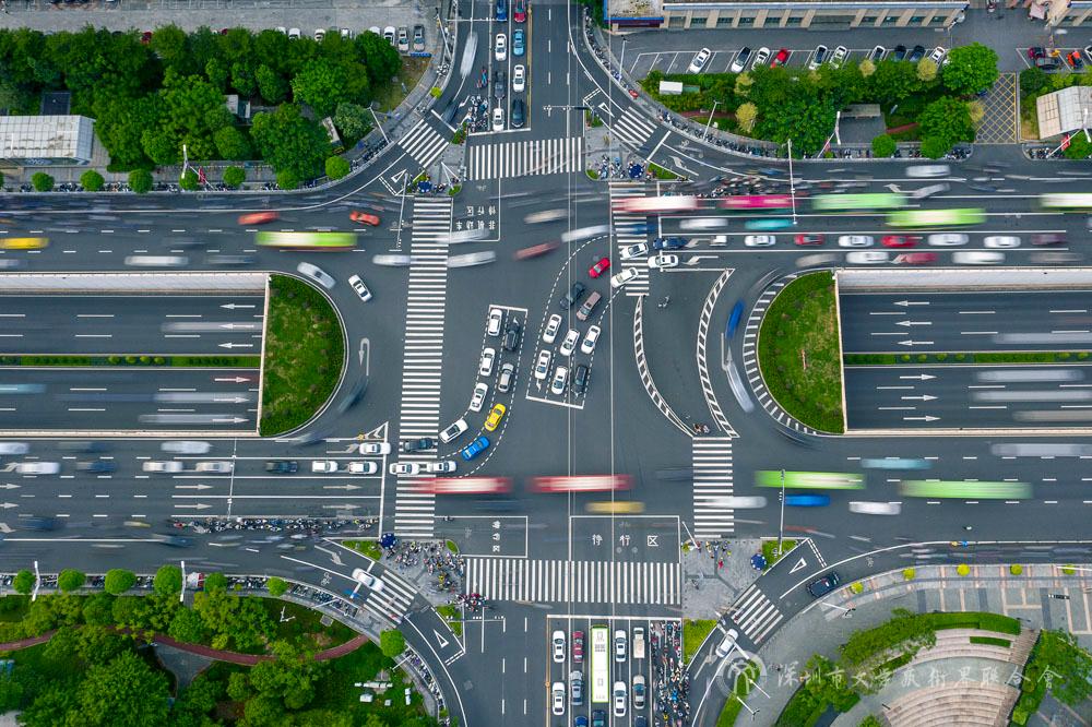 图2-南宁青山民族路口.jpg