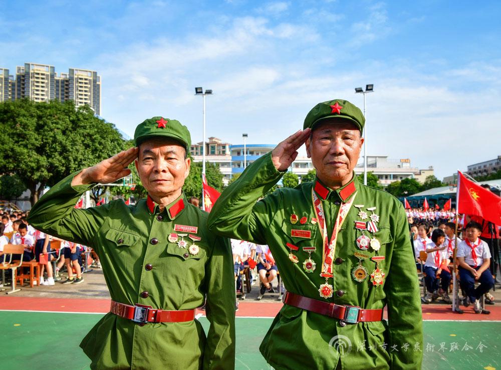 刘臻《共和国的骄子》纪录类.jpg