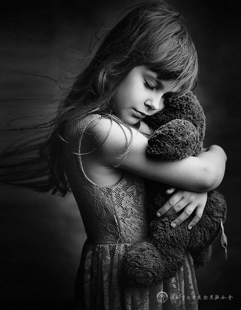 《Childhood 童年》-Sergey Borisov 谢尔盖·鲍里索夫（俄罗斯）.jpg