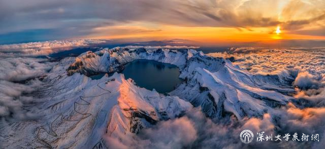 高鹏飞《夕照长白》艺术类.jpg