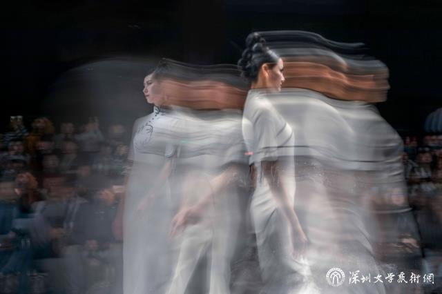 艺术类组照1《飞一般时装周》组照-钟亦武13802266766-4D1A4420-2 拷贝.jpg