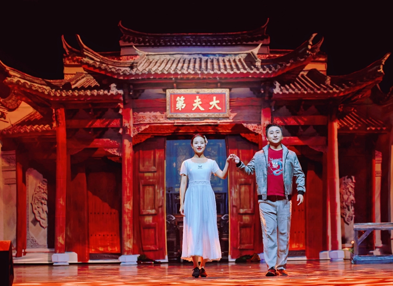 舞台类魔术《梦龘鹤湖》.jpg